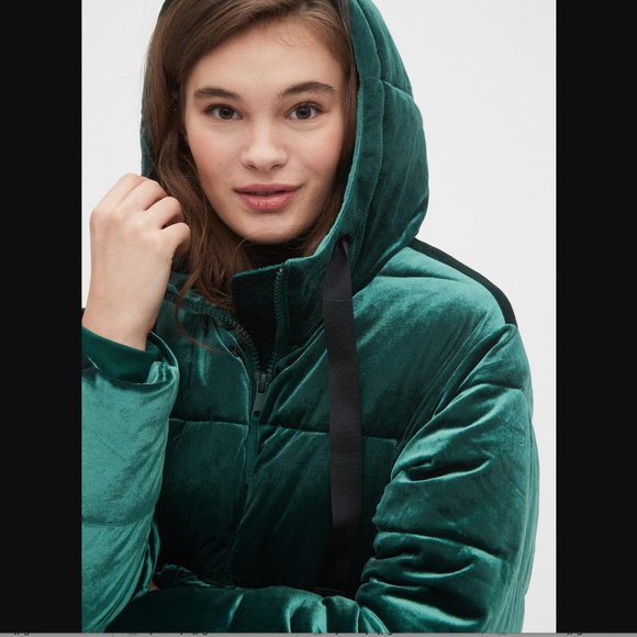 gap green puffer jacket